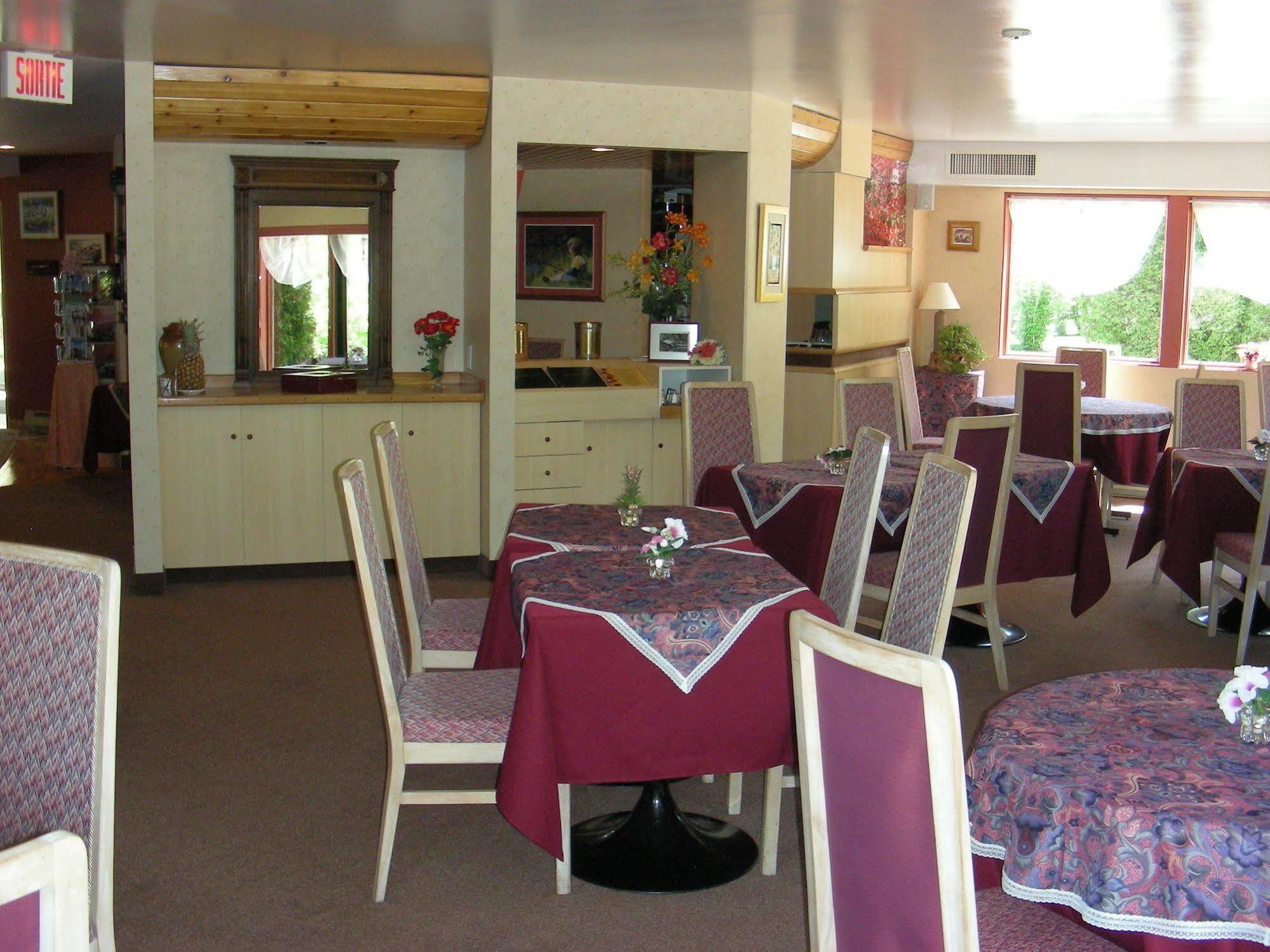 Auberge Du Jardin Petit-Saguenay Dış mekan fotoğraf